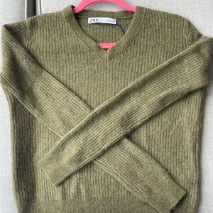 Zara olive green V-Neck Women's Sweater
